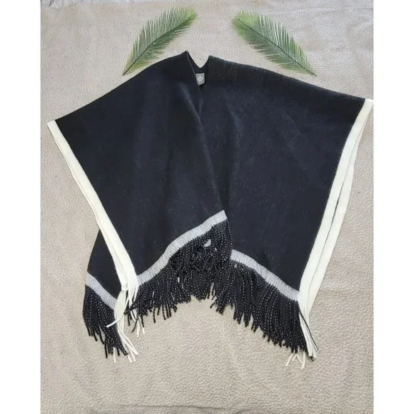 Vince Camuto One Size Women's Pop-Stripe Fringe Wrap Shawl Poncho Black O/S - Picture 4 of 11